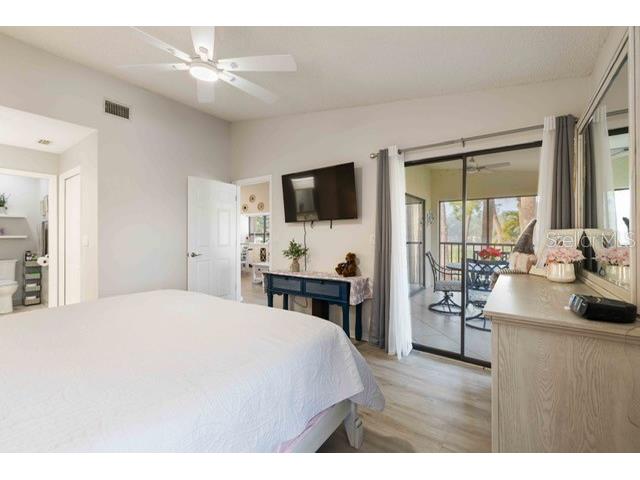 4482 Weybridge #62 Sarasota FL 34235 A4693405 image20