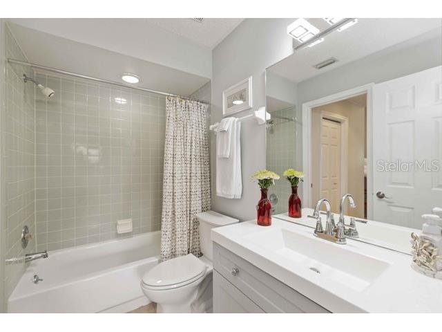 4482 Weybridge #62 Sarasota FL 34235 A4693405 image25