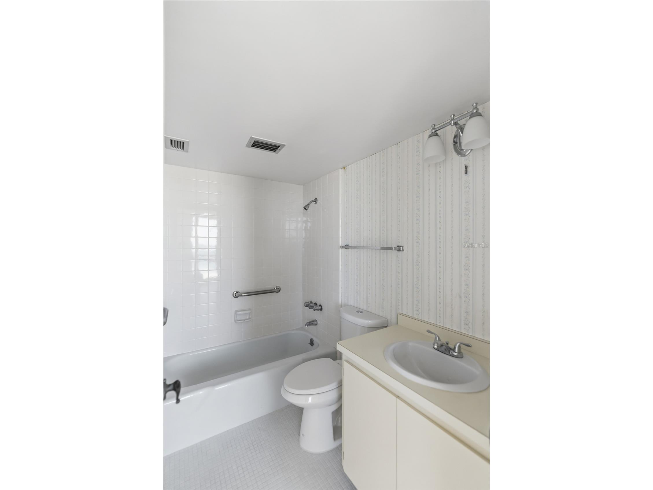4485 Gulf Of Mexico Drive #402 Longboat Key FL 34228 A4675789 image15