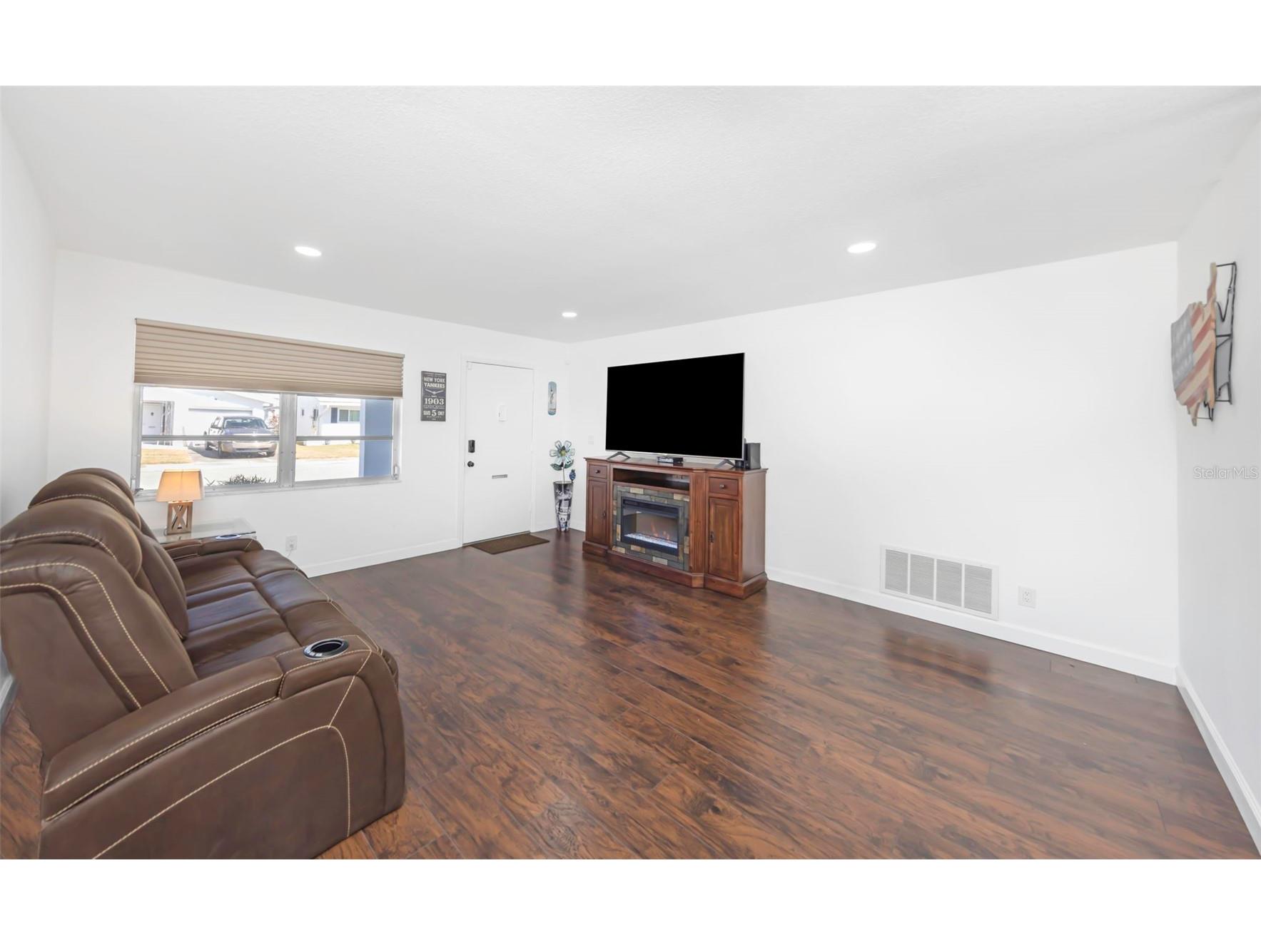 4488 100th Avenue N Pinellas Park FL 33782 A4680716 image5