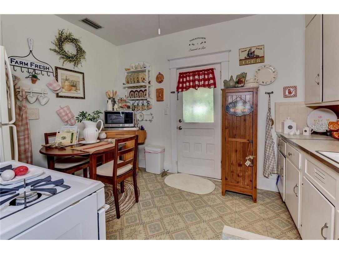 449 E Church Street Deland FL 32724 V4945110 image64