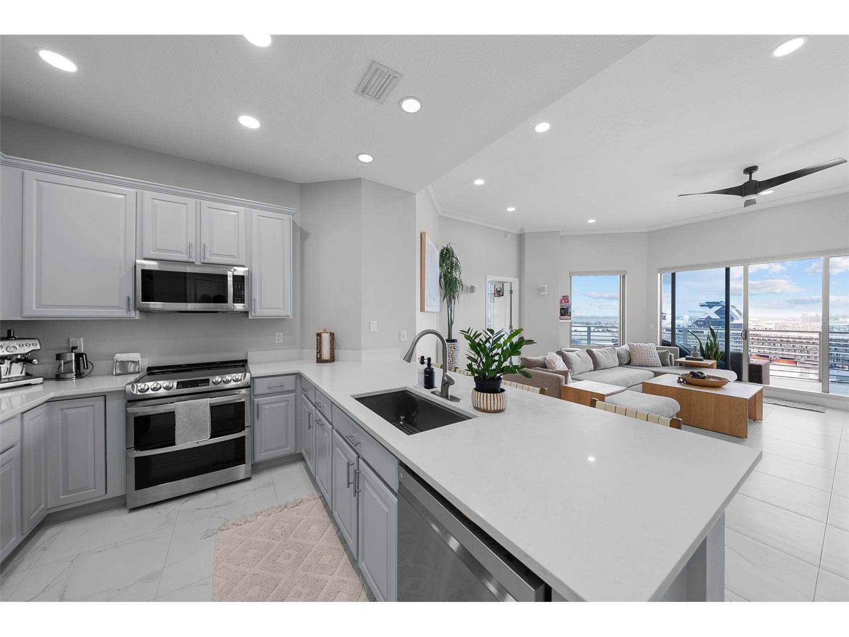 449 S 12th Street #1402 Tampa FL 33602 TB8485015 image16