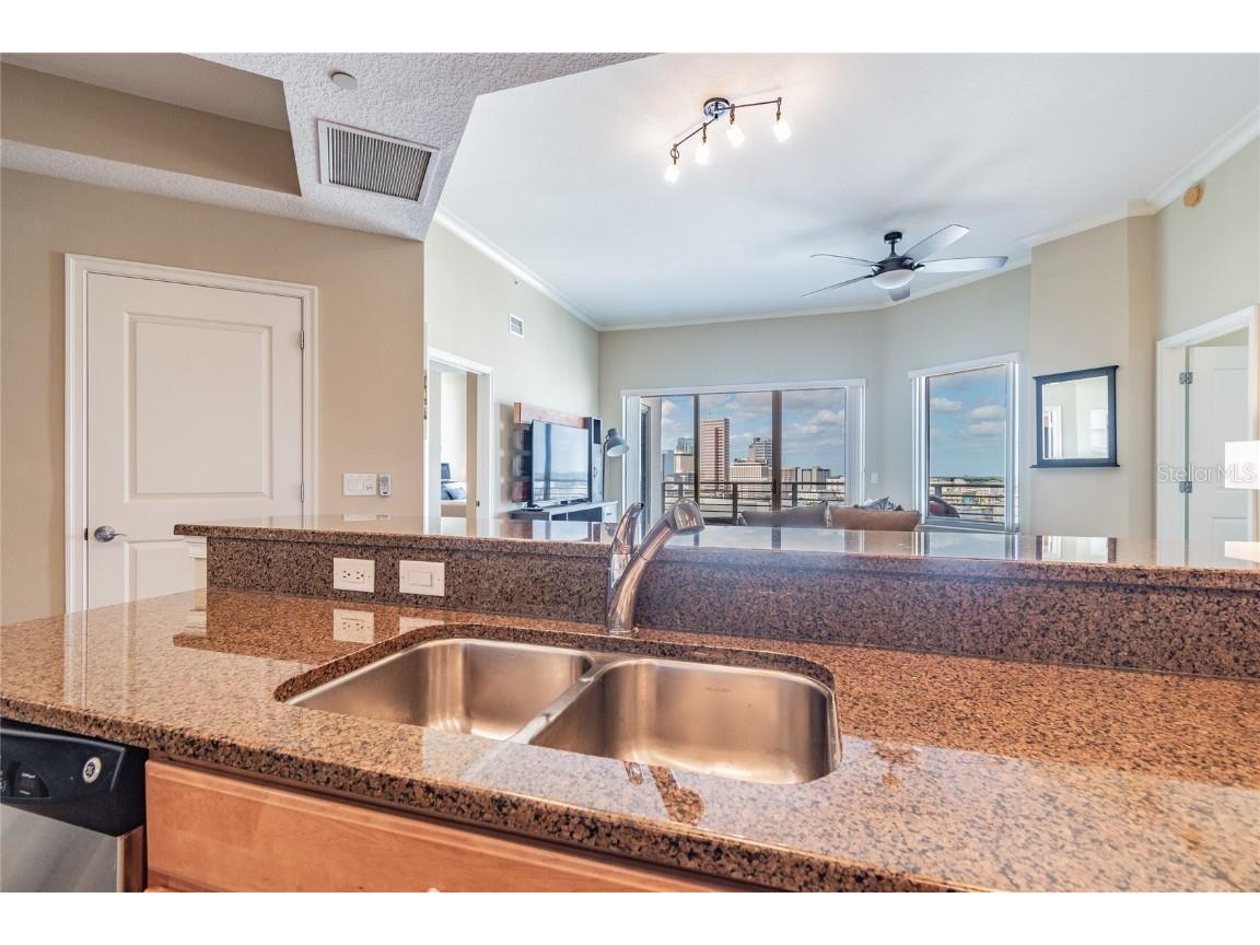 449 S 12th Street #1406 Tampa FL 33602 TB8427718 image11