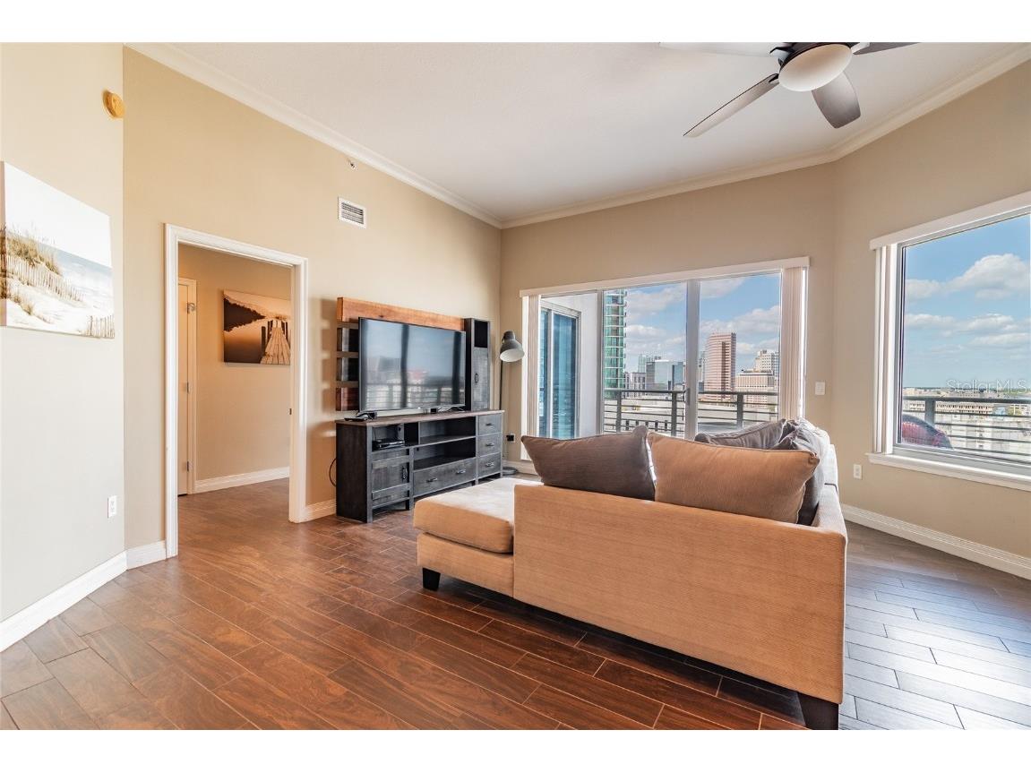 449 S 12th Street #1406 Tampa FL 33602 TB8427718 image5