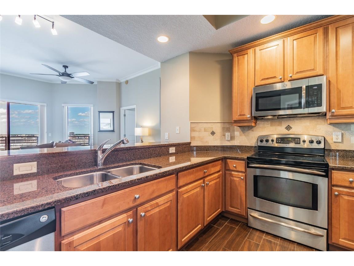 449 S 12th Street #1406 Tampa FL 33602 TB8427718 image8