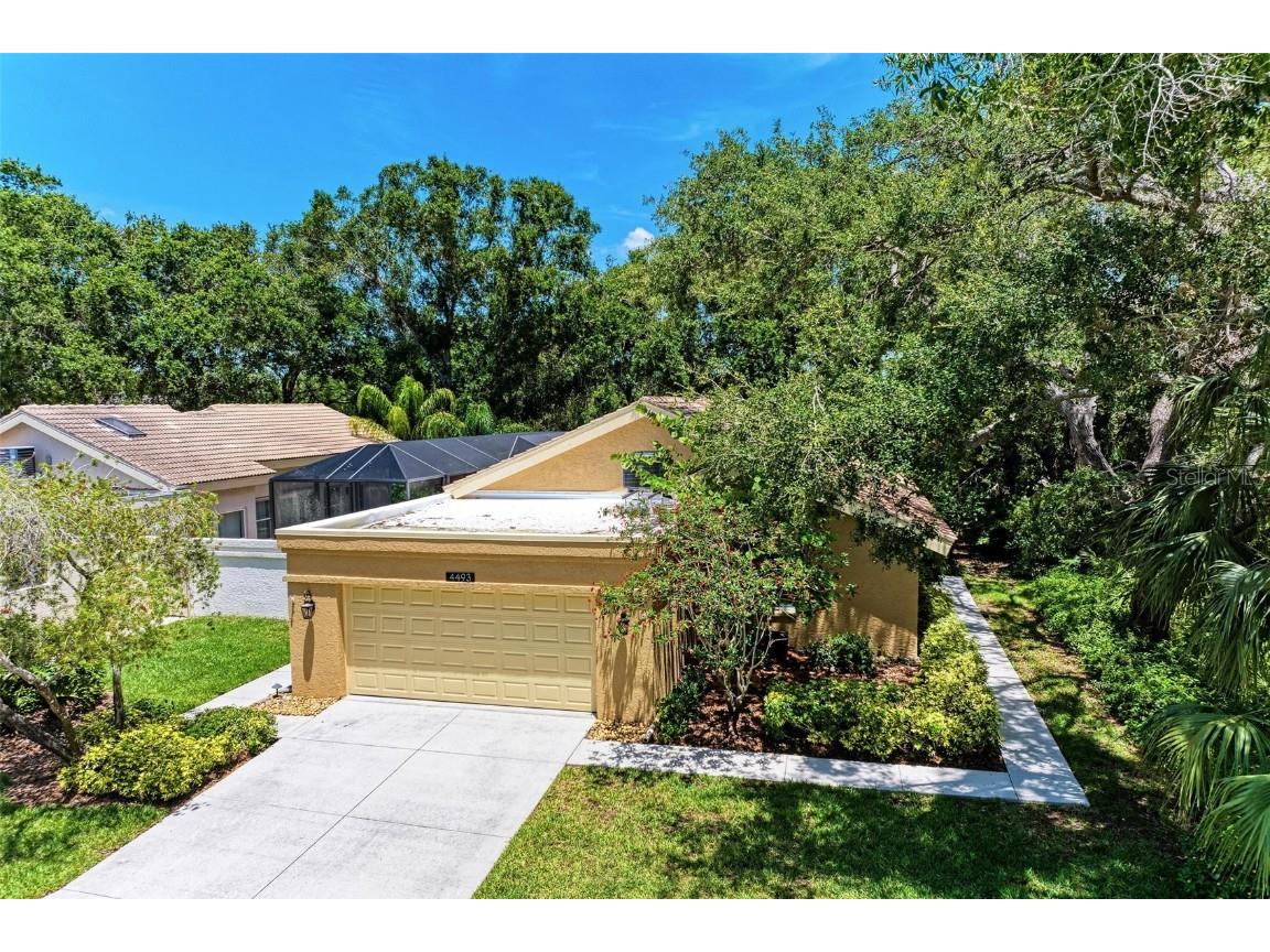 4493 Ascot Circle N Sarasota FL 34235 A4569927 image1