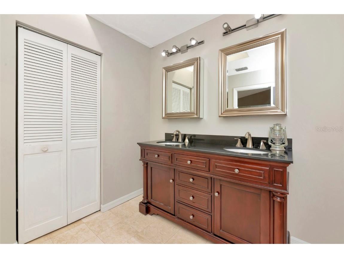 4494 Ascot Circle N Sarasota FL 34235 A4661475 image41