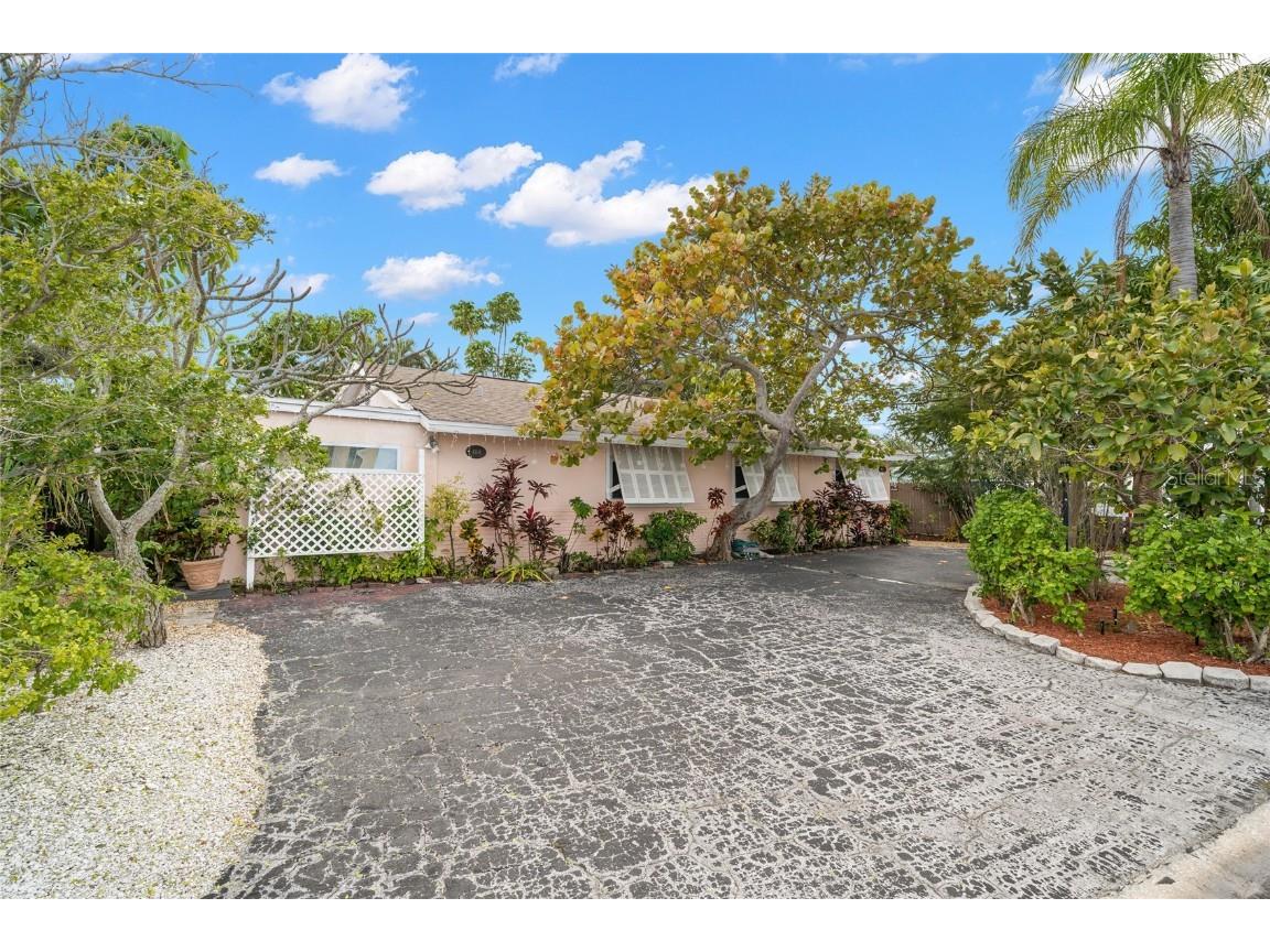 450 129th Avenue E Madeira Beach FL 33708 - BOCA CIEGA BAY U8185589 image1