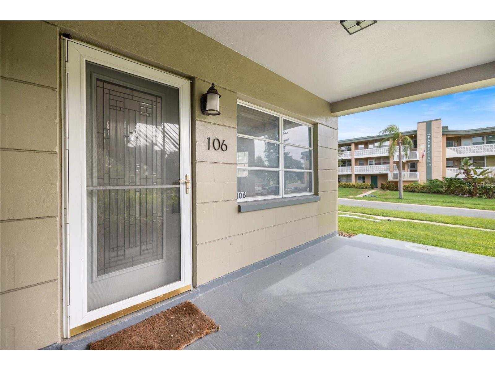450 32nd Avenue N #106W Saint Petersburg FL 33704 A4695791 image1