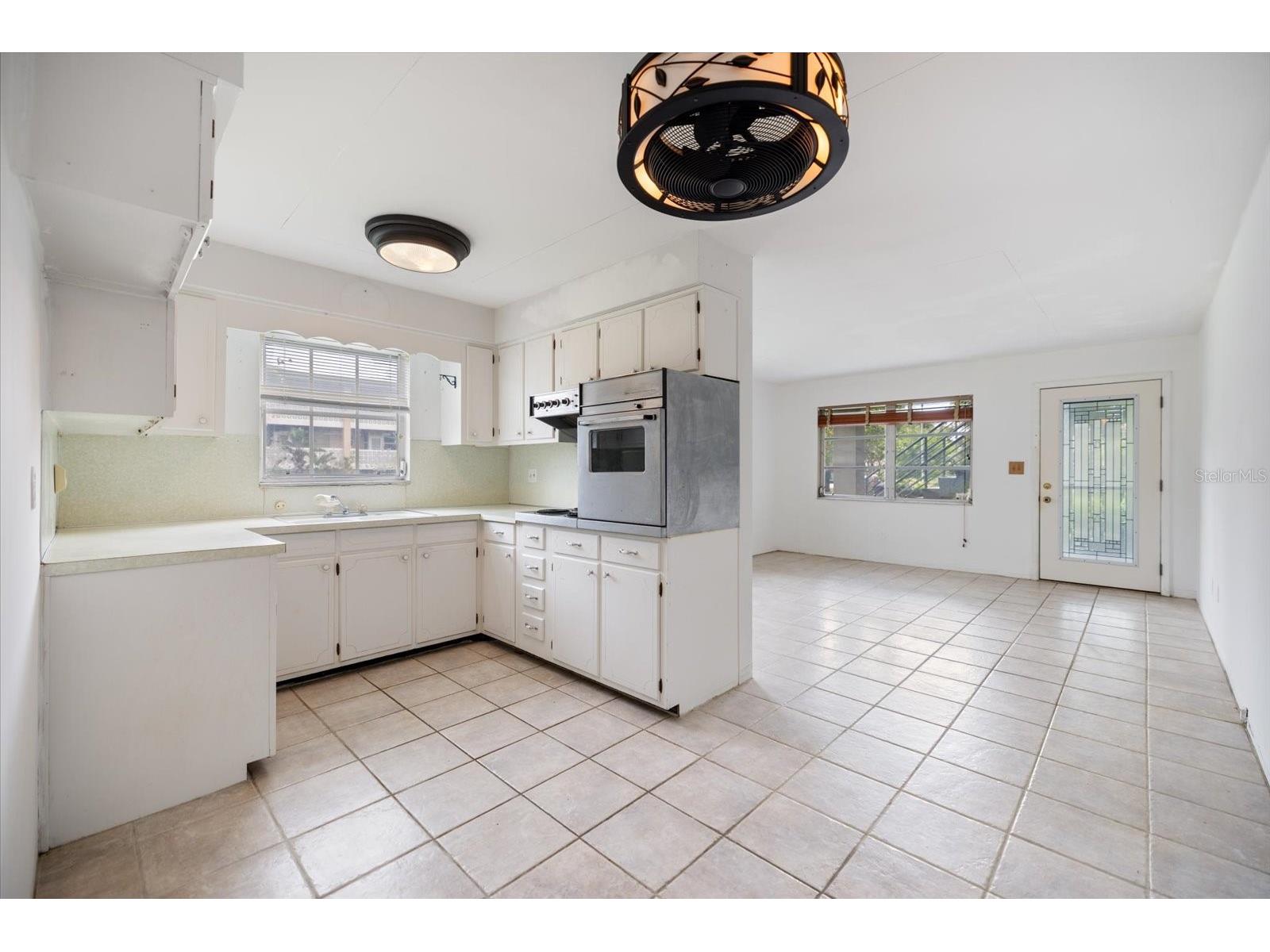 450 32nd Avenue N #106W Saint Petersburg FL 33704 A4695791 image2