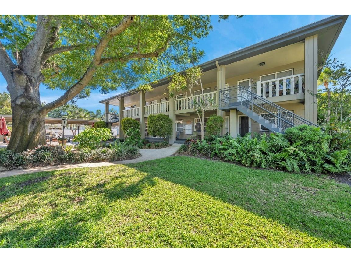 450 32nd Avenue N #108W Saint Petersburg FL 33704 U8239255 image1