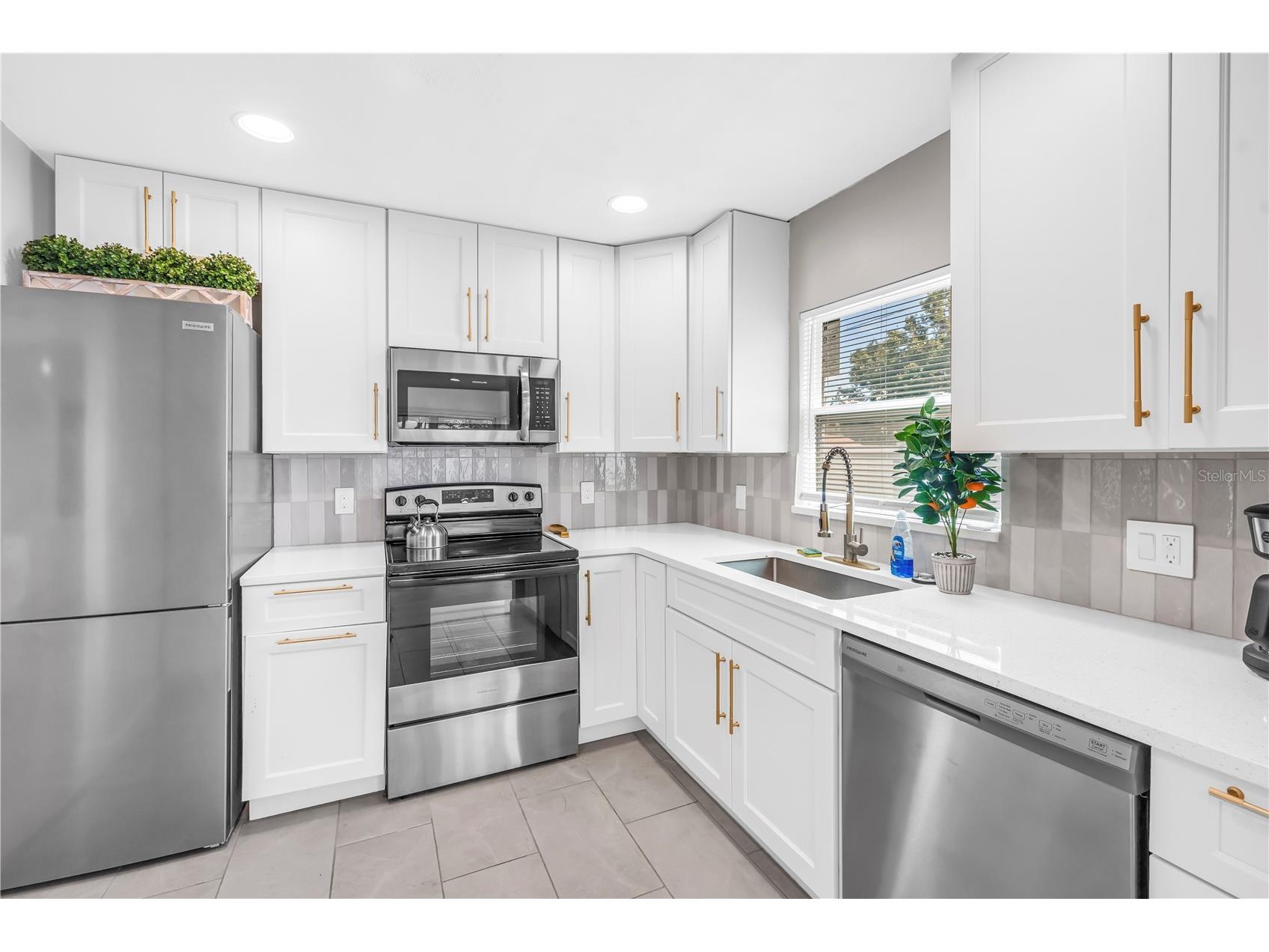 450 47th Street S Saint Petersburg FL 33711 TB8456251 image11