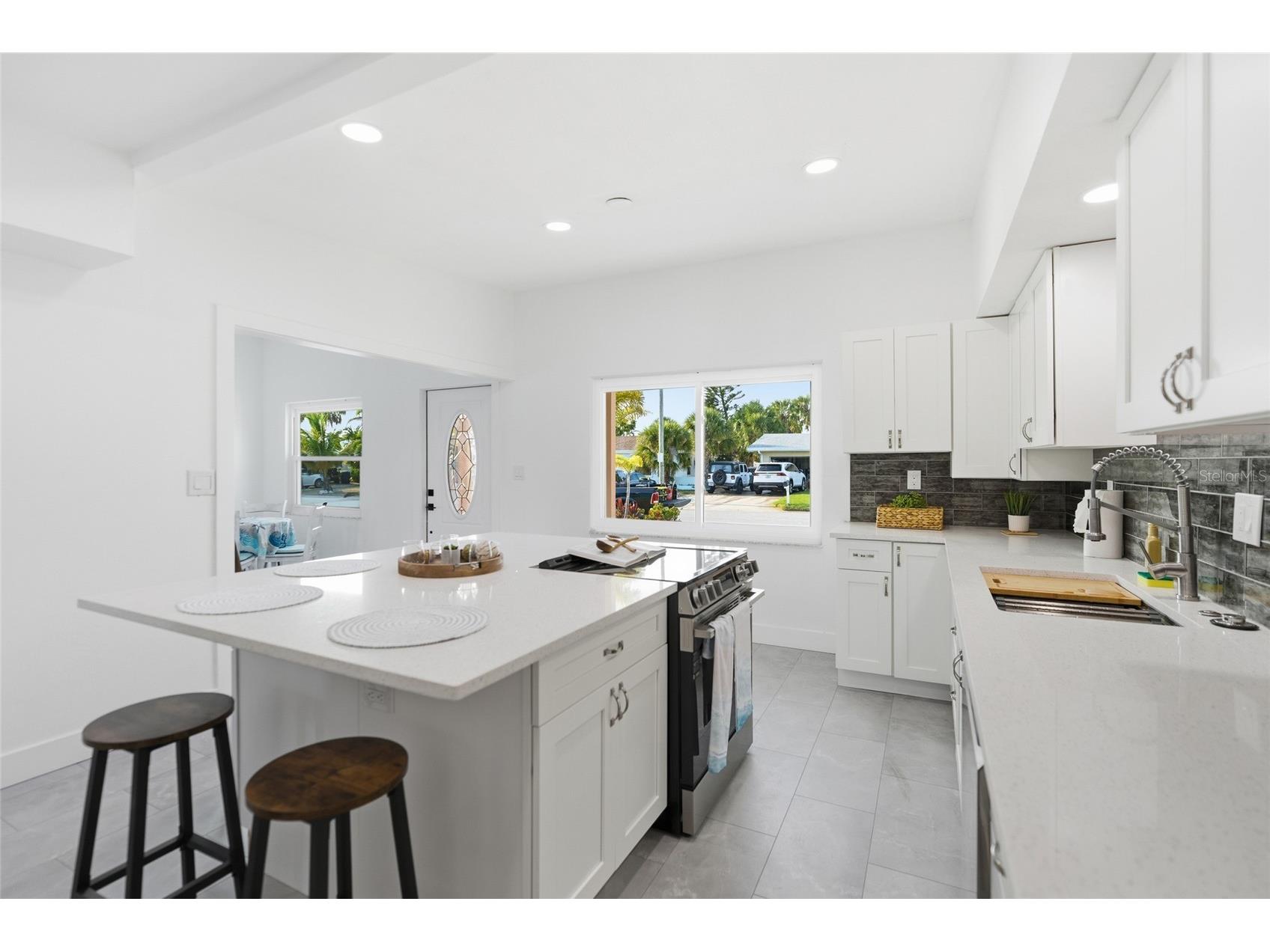 450 81st Avenue Saint Pete Beach FL 33706 A4662091 image7