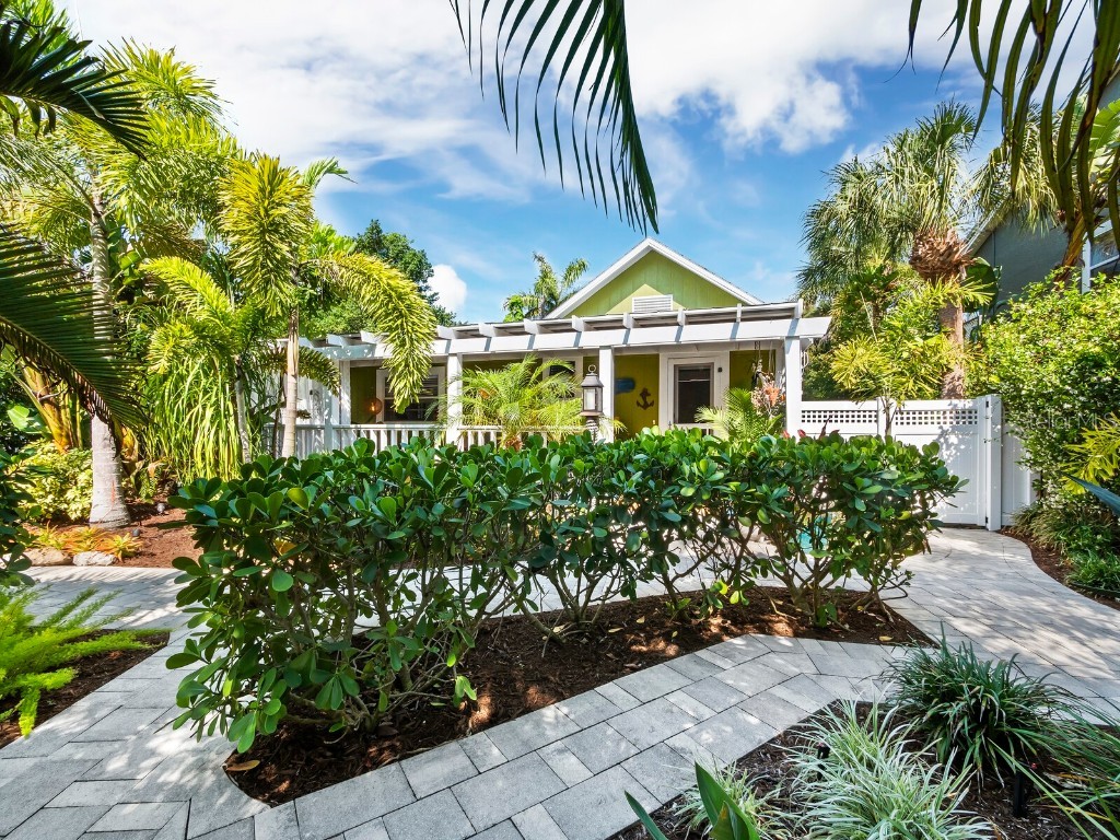 450 Firehouse Court Longboat Key FL 34228 A4564974 image1