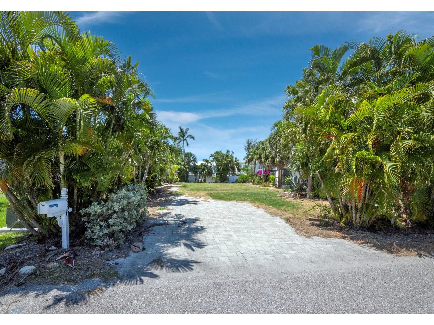 450 Firehouse Court Longboat Key FL 34228 A4691704 image1