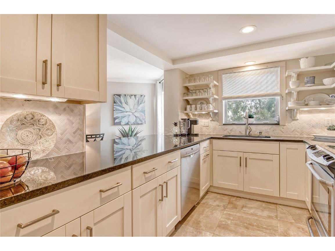 450 Gulf Of Mexico Drive #B207 Longboat Key FL 34228 - SARASOTA BAY A4667364 image12