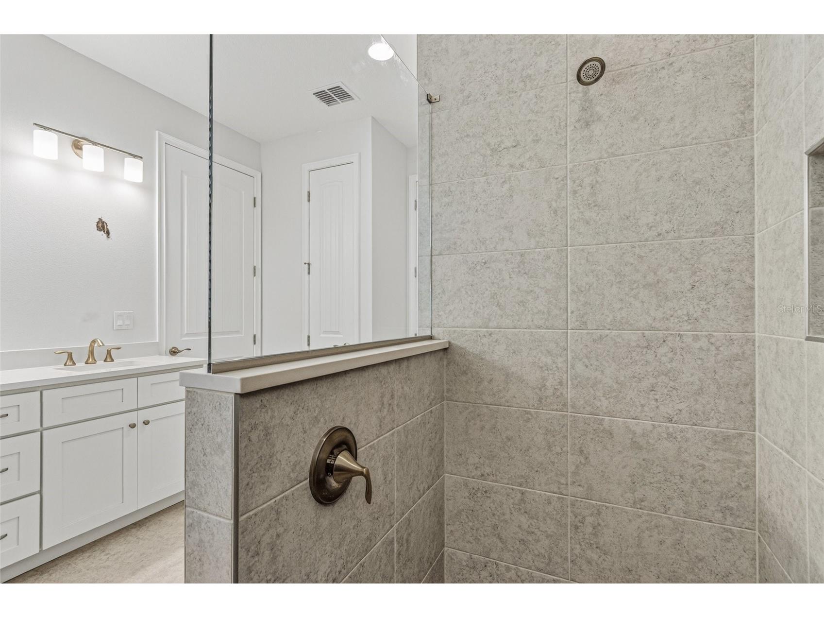 450 Hammond Street SW Palm Bay FL 32908 OM721297 image36