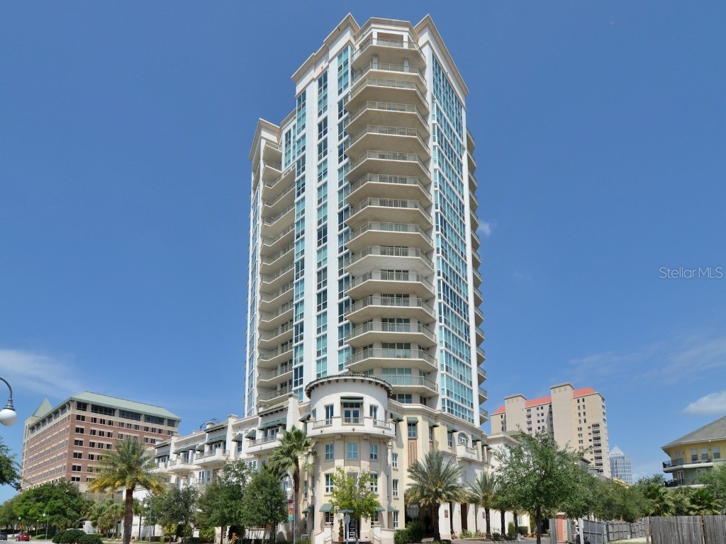 450 Knights Run Avenue #1706 Tampa FL 33602 - HILLSBOROUGH BAY TB8311622 image1