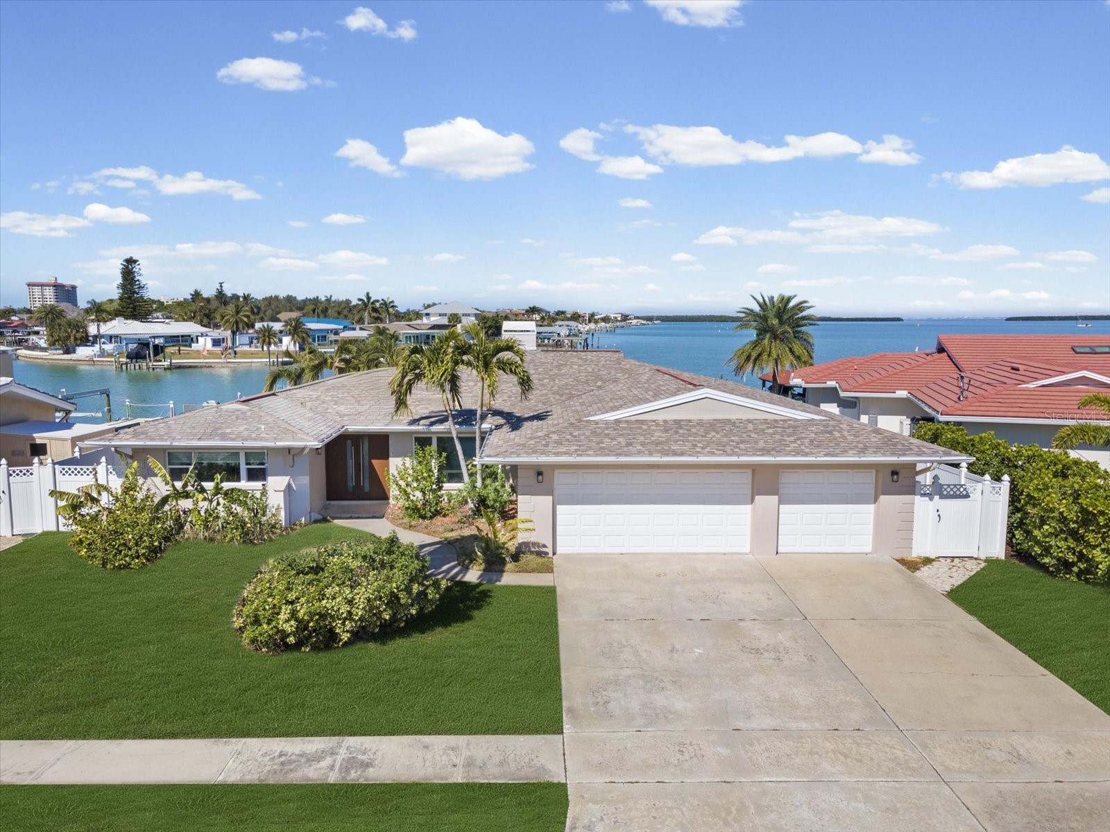 450 Palm Island NE Clearwater Beach FL 33767 - INTRACOASTAL WATERWAY TB8468677 image1