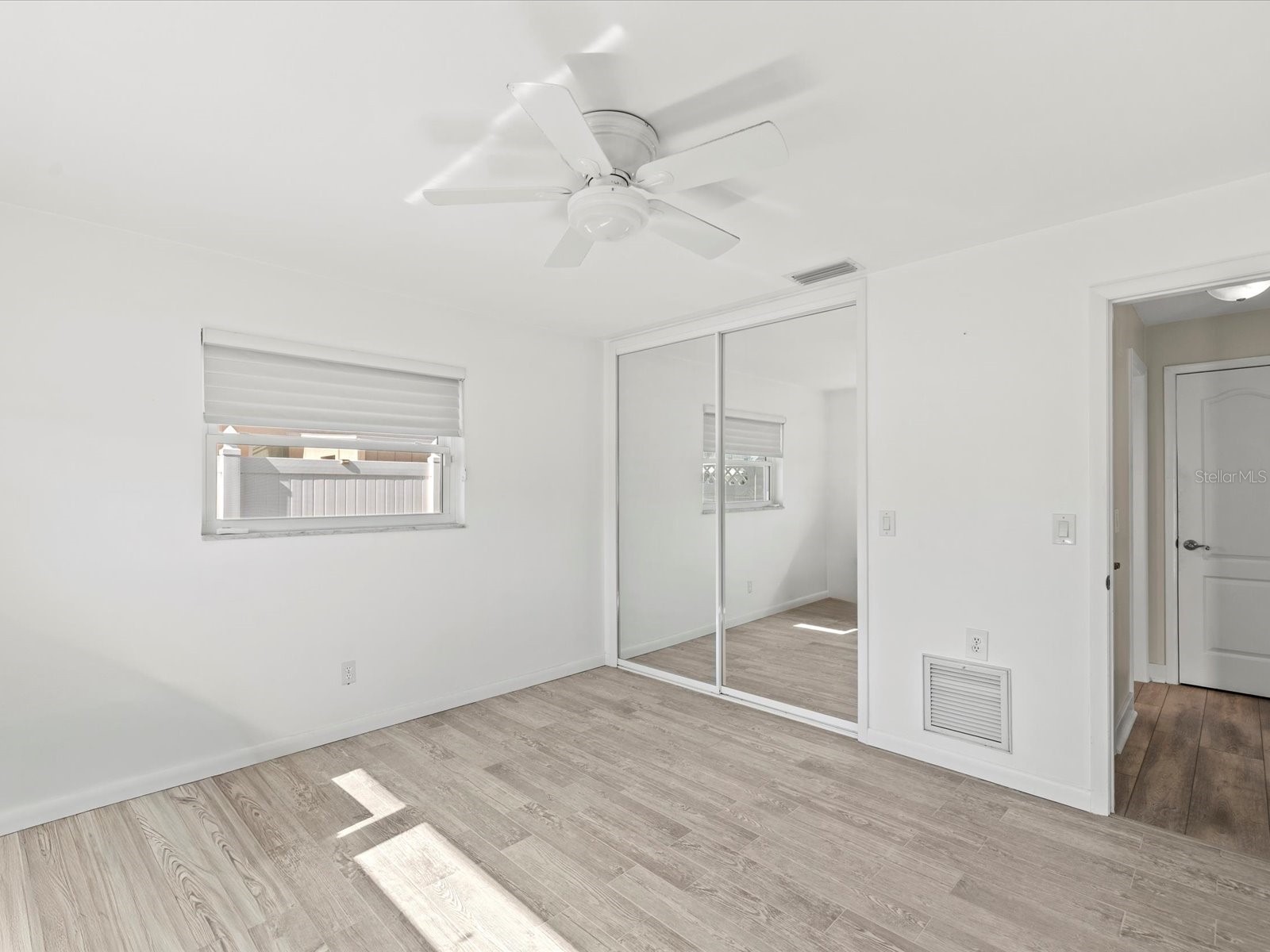 450 Palm Island NE Clearwater Beach FL 33767 - INTRACOASTAL WATERWAY TB8468677 image21
