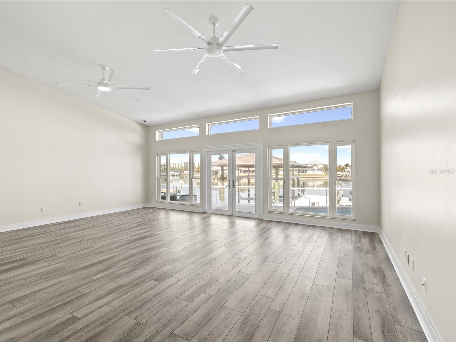450 Palm Island NE Clearwater Beach FL 33767 - INTRACOASTAL WATERWAY TB8468677 image4