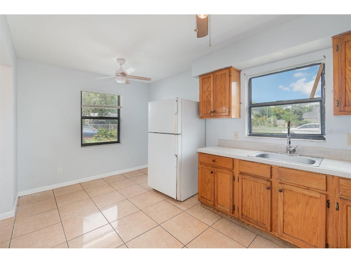 450 S Buena Vista Avenue Orlando FL 32835 O6310912 image22