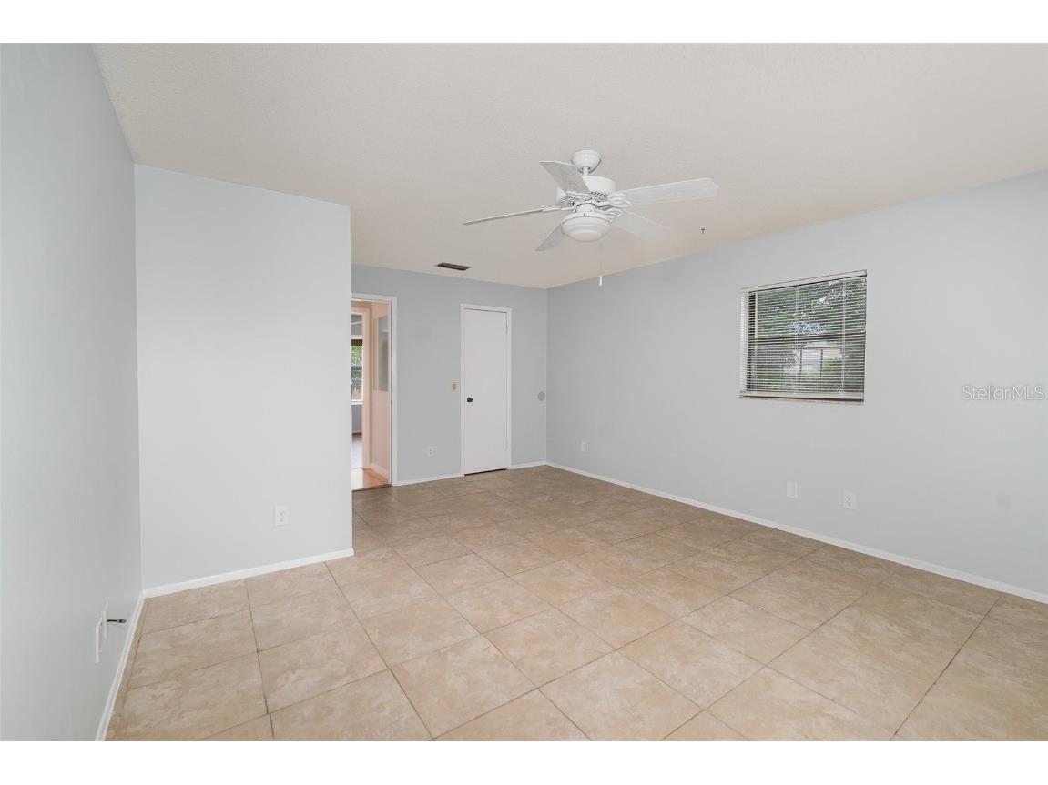 450 S Buena Vista Avenue Orlando FL 32835 O6310912 image6