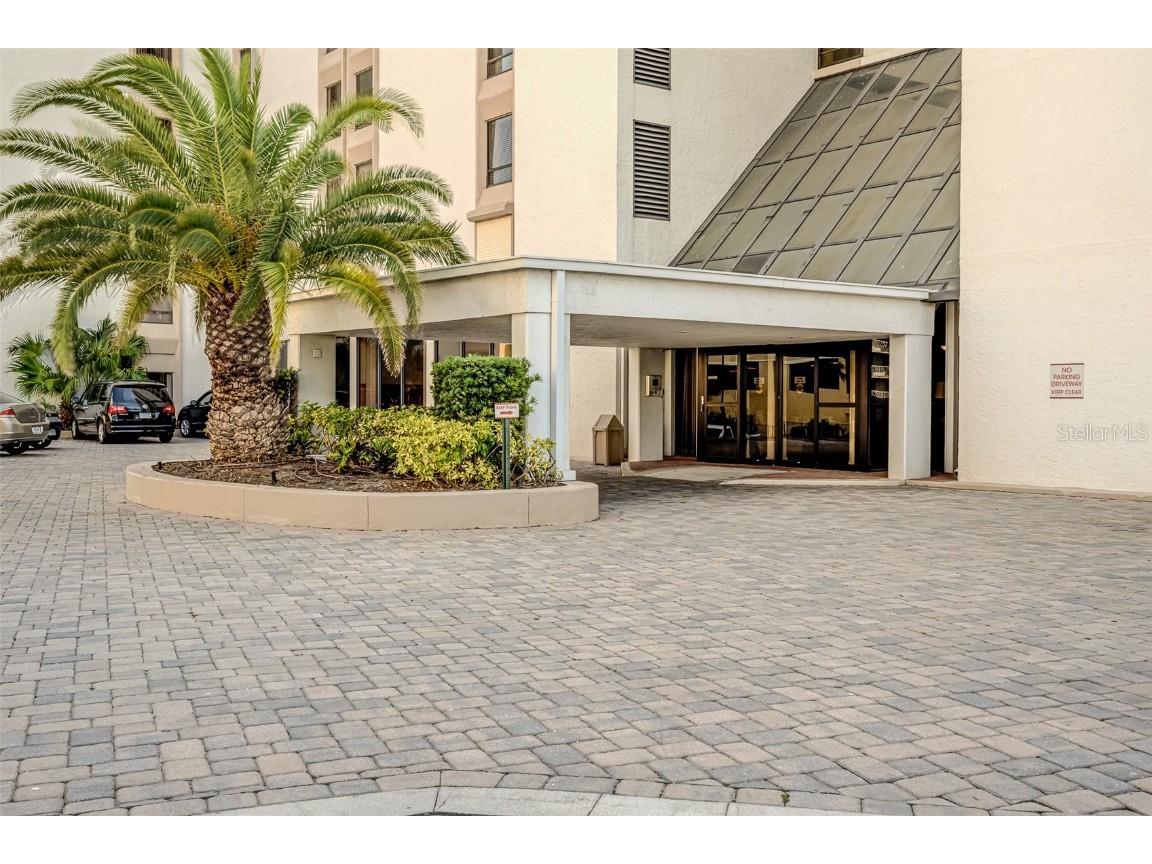 450 S Gulfview Boulevard #1702 Clearwater FL 33767 U8128577 image4