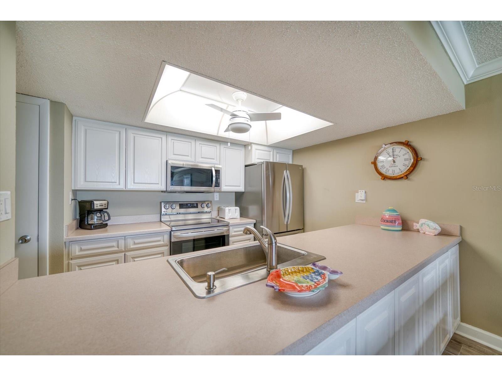 450 S Gulfview Boulevard #704 Clearwater Beach FL 33767 - GULF TB8500241 image8