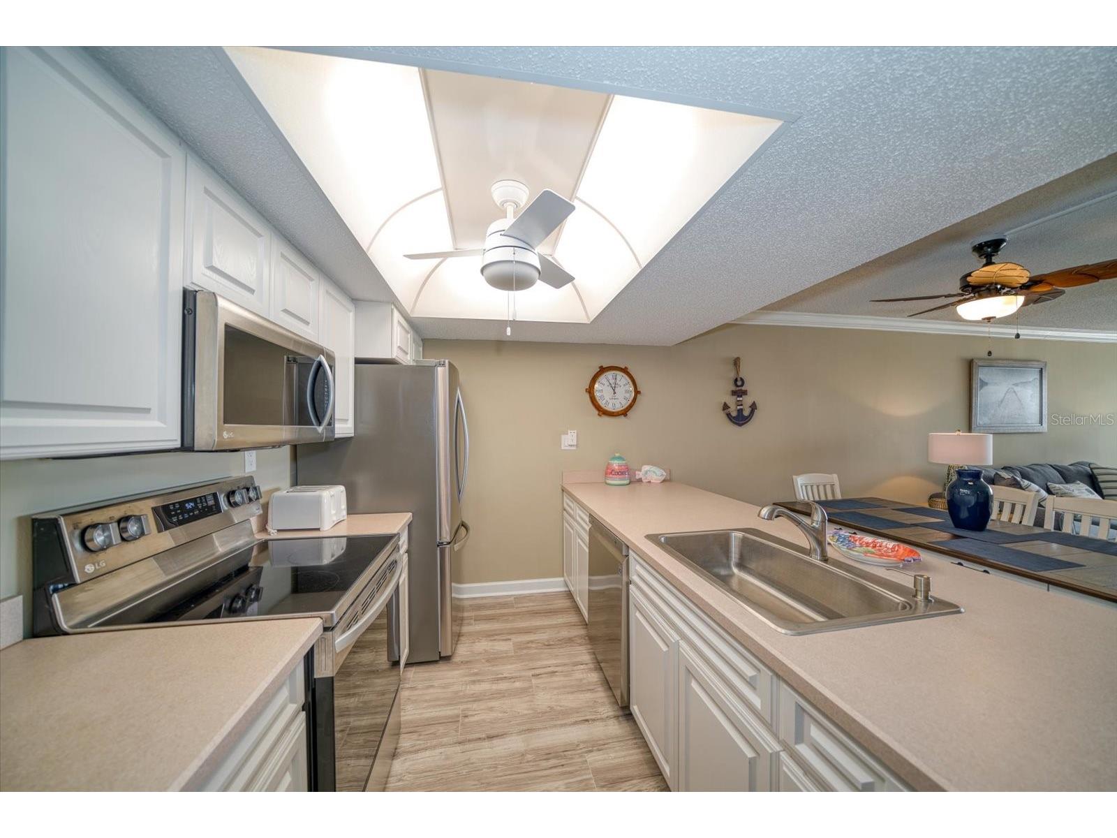 450 S Gulfview Boulevard #704 Clearwater Beach FL 33767 - GULF TB8500241 image9