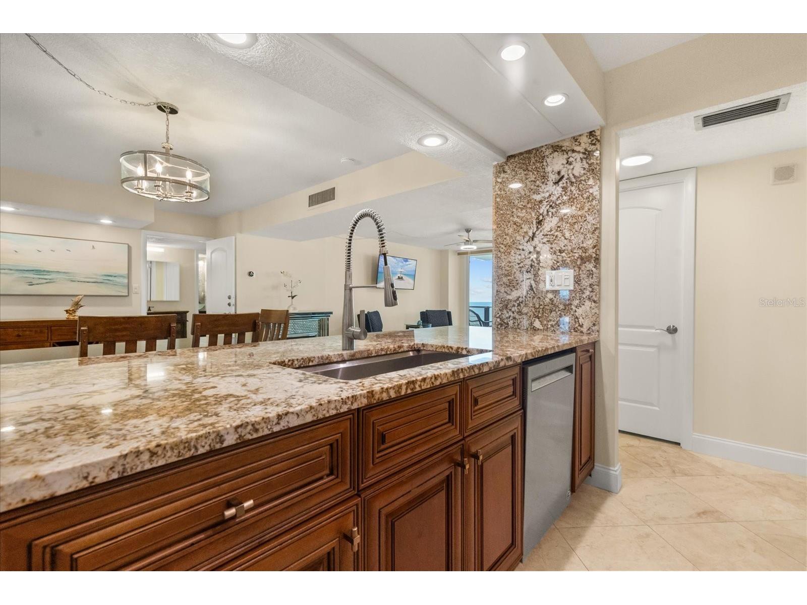450 S Gulfview Boulevard #802 Clearwater Beach FL 33767 TB8494206 image6