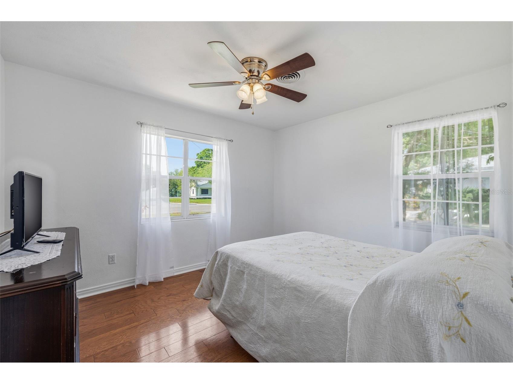 450 San Salvador Drive Dunedin FL 34698 TB8481913 image16