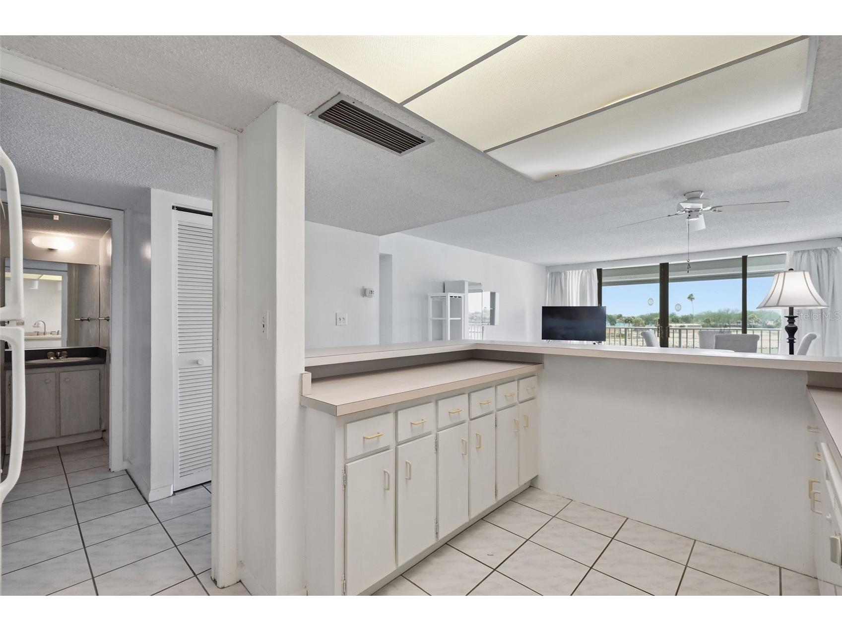 450 Treasure Island Causeway #310 Treasure Island FL 33706 TB8502760 image7