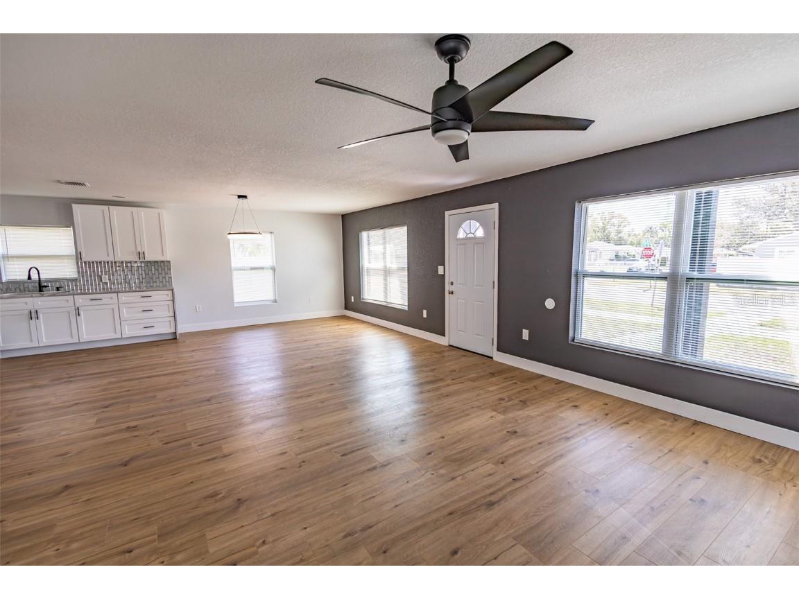 4501 20th Avenue S Saint Petersburg FL 33711 A4674908 image2