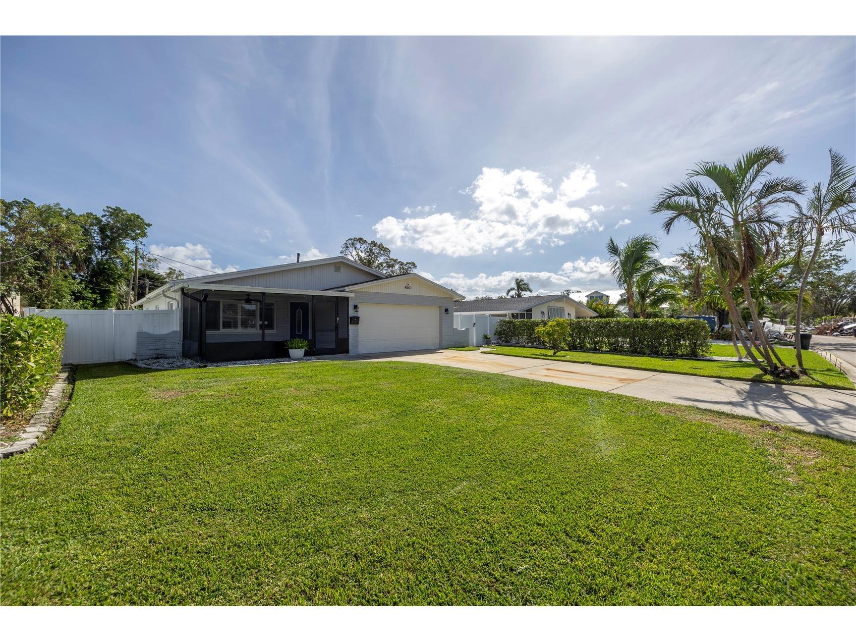 4501 Helena Street NE Saint Petersburg FL 33703 TB8456145 image1
