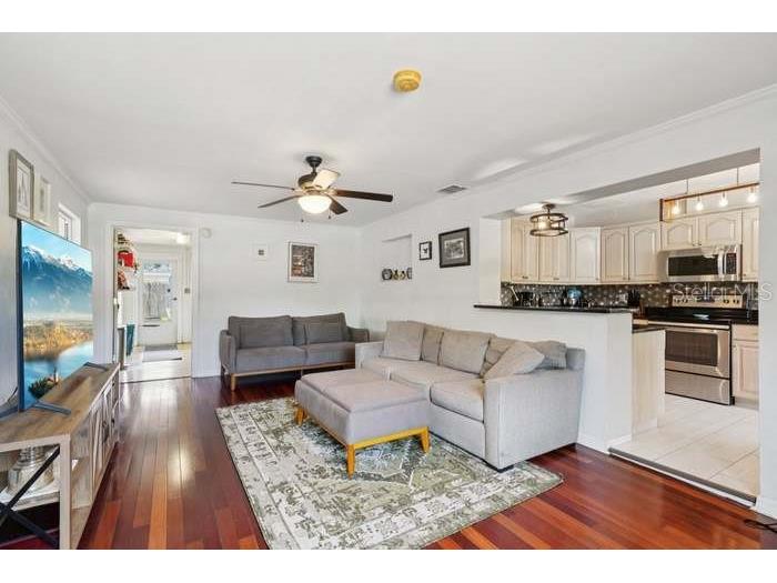 4502 S Hale Avenue Tampa FL 33611 TB8431698 image3