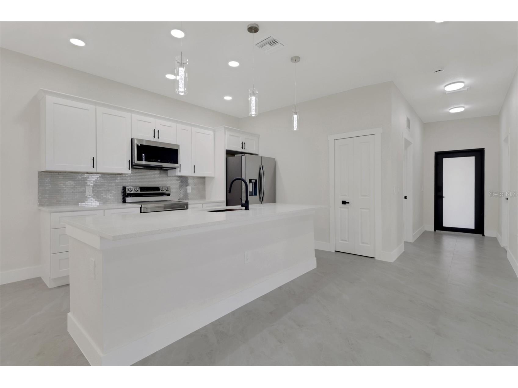 4503 15th Street SW Lehigh Acres FL 33973 C7522417 image9