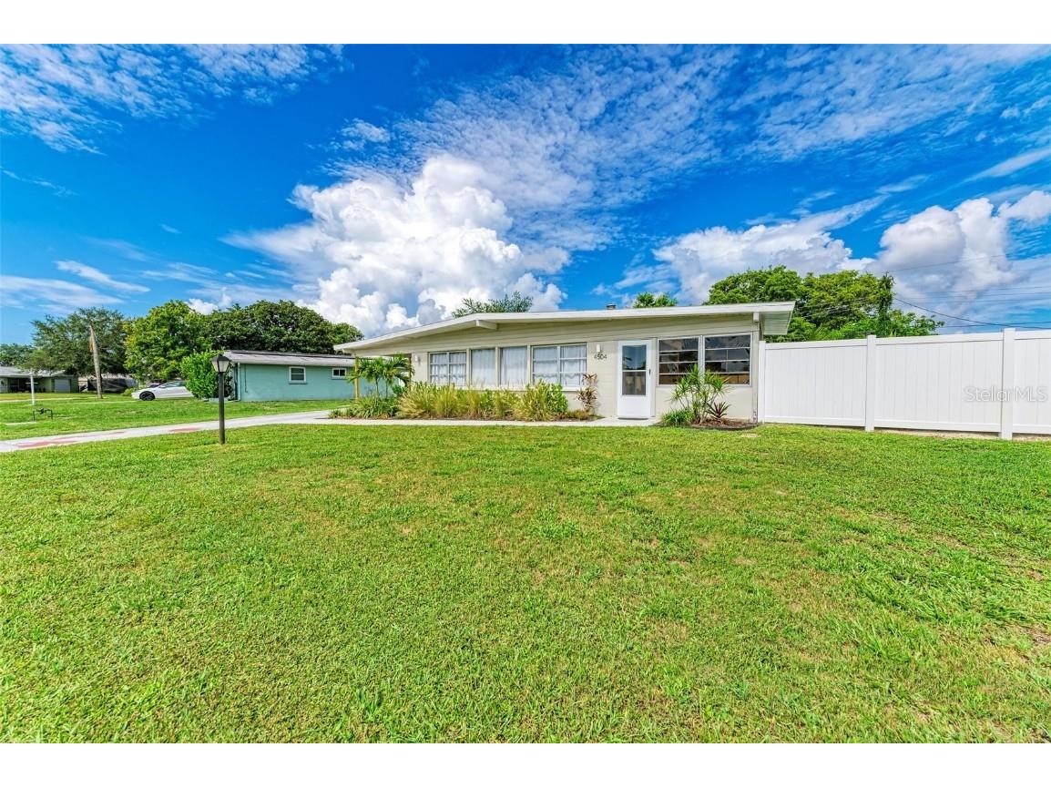 4504 57th Street W Bradenton FL 34210 A4618225 image1