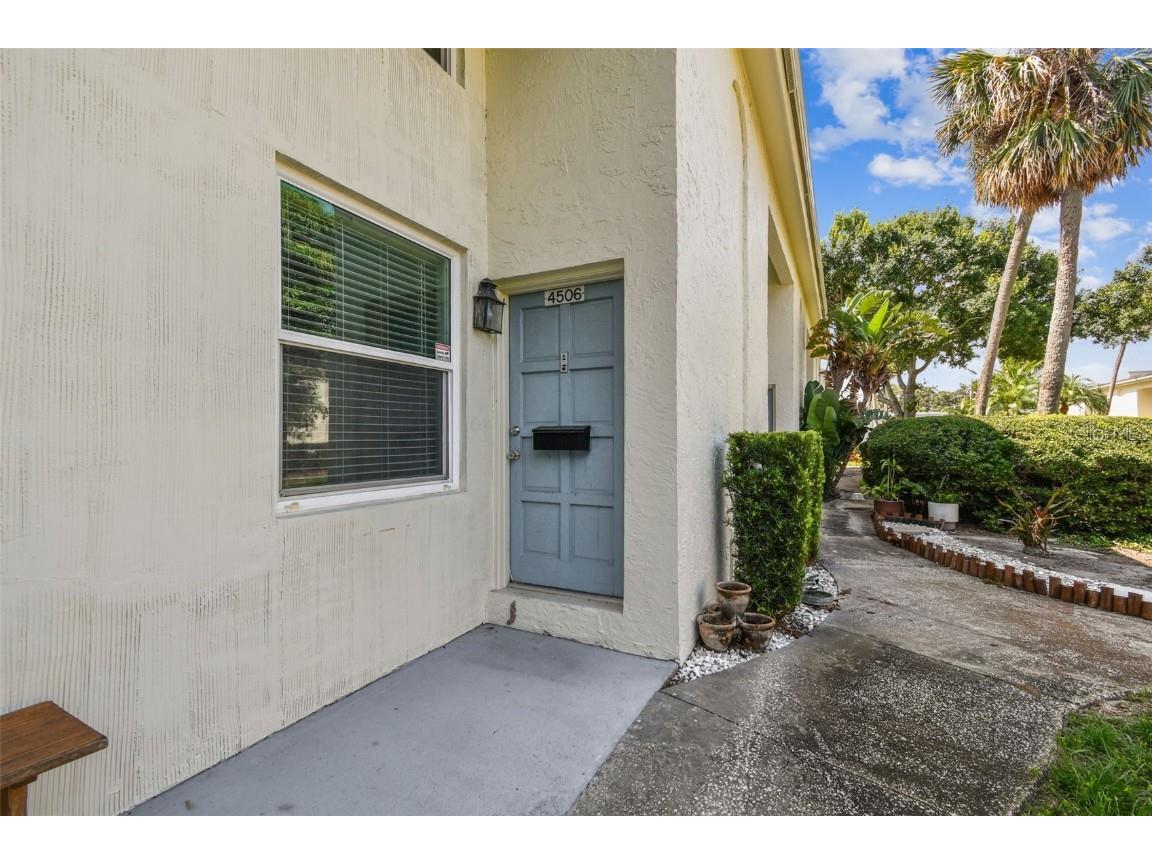 4506 La Capri Court Tampa FL 33611 TB8393486 image1