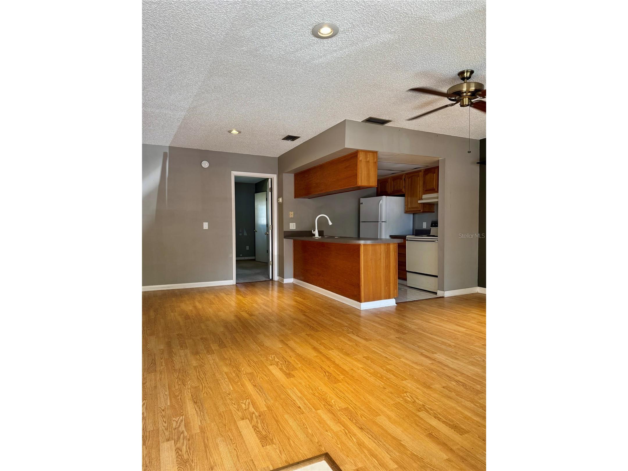 4506 S Oak Drive #S42 Tampa FL 33611 TB8462868 image3