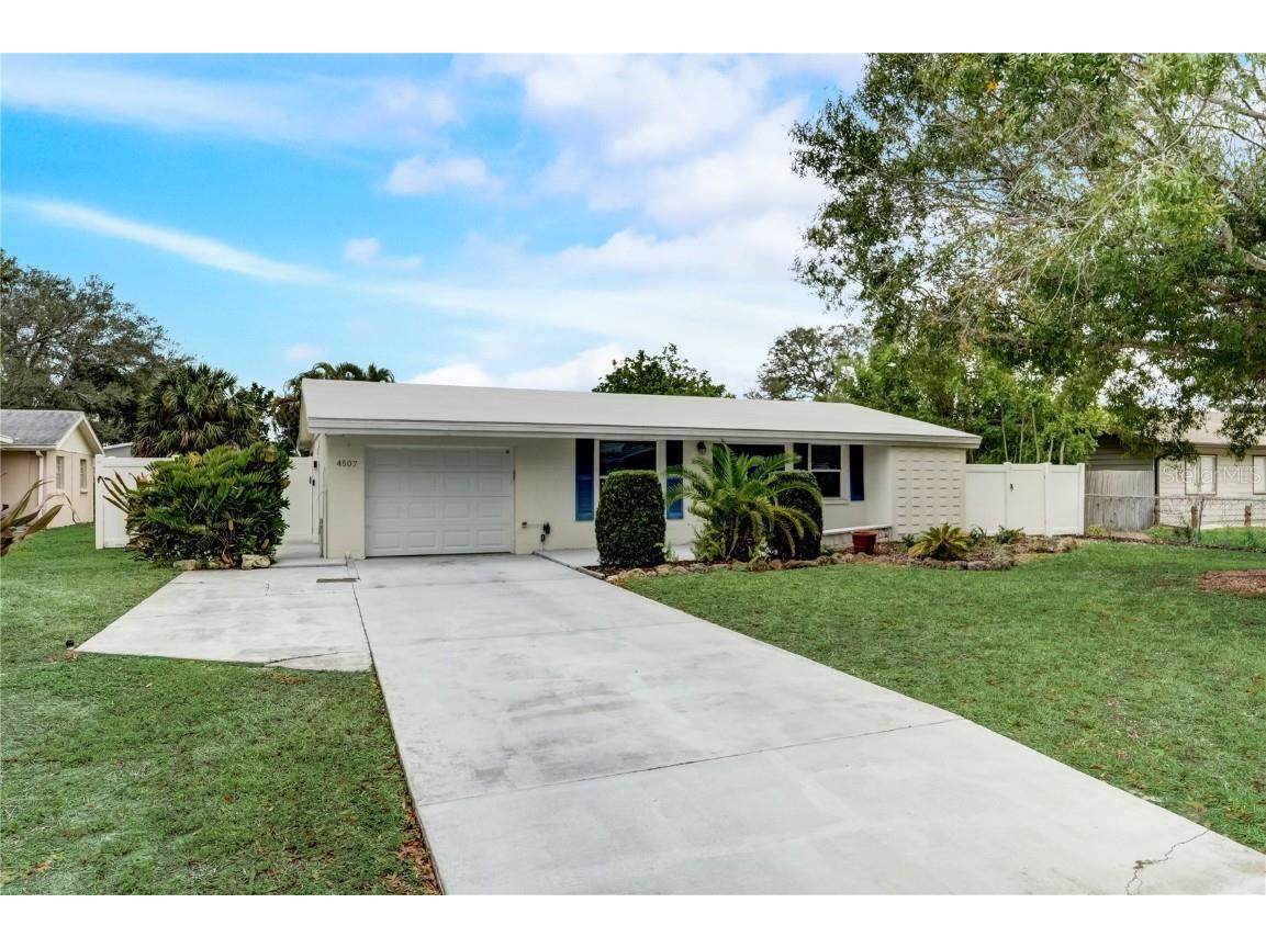 4507 60th Street W Bradenton FL 34210 A4595916 image1