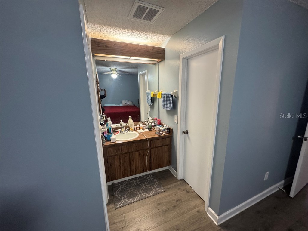 4507 Twin Crest Way Tampa FL 33624 TB8431293 image25