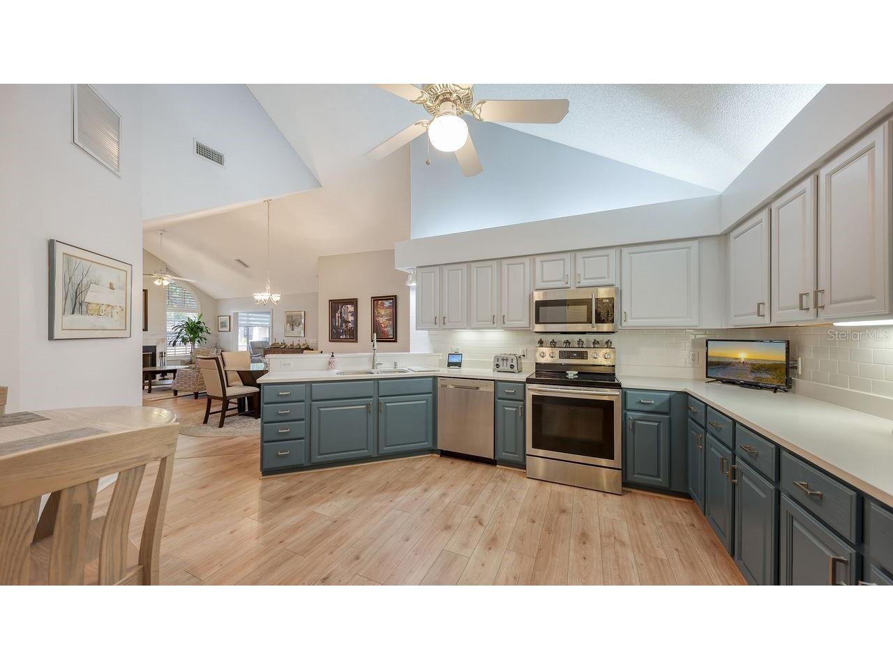 4507 Whirlaway Drive #A Sarasota FL 34233 A4690928 image12