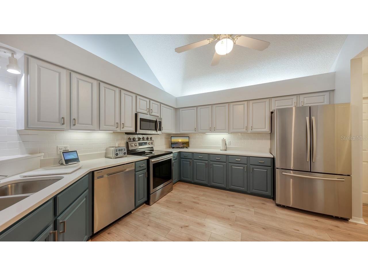 4507 Whirlaway Drive #A Sarasota FL 34233 A4690928 image14