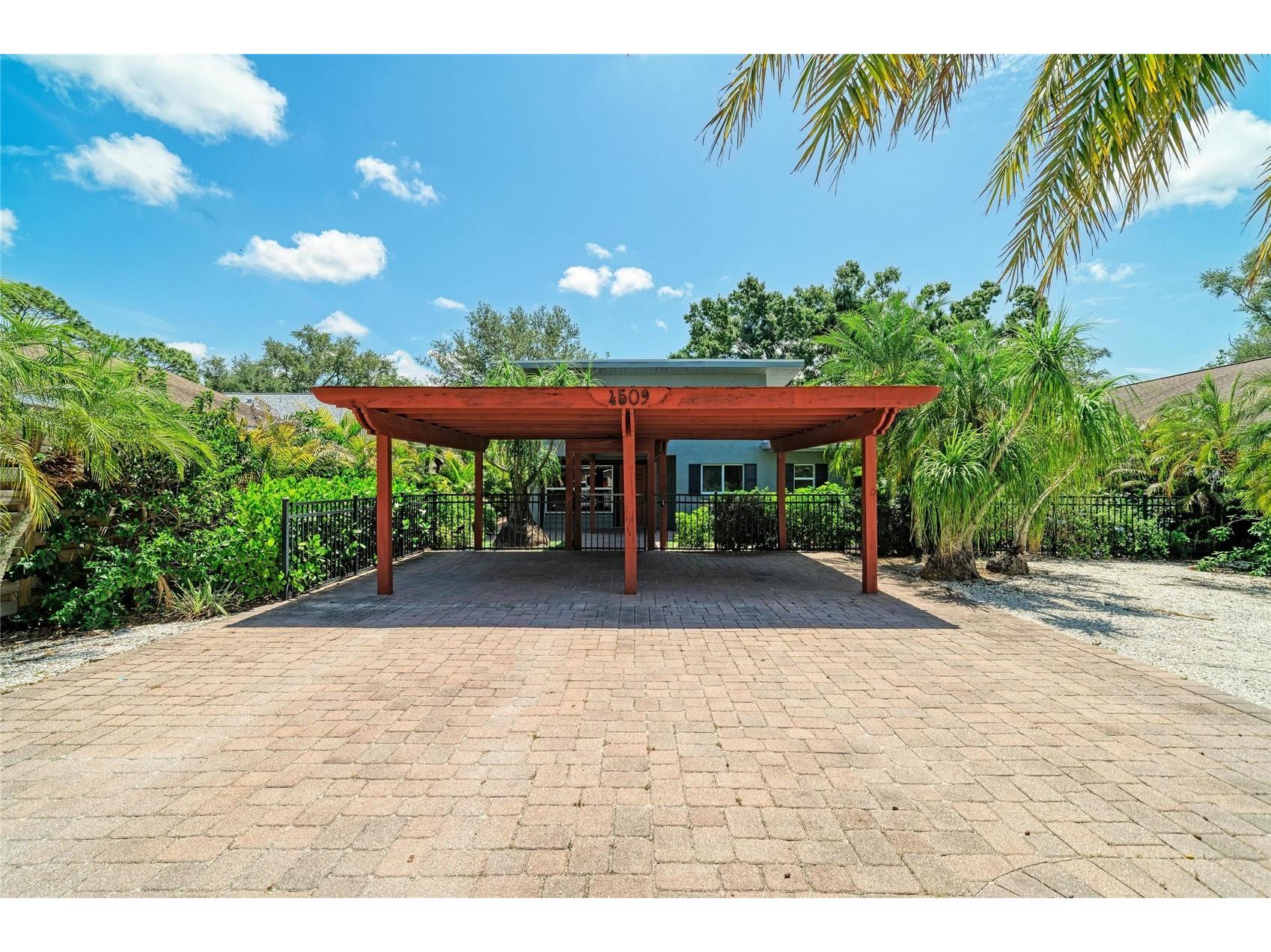 4509 S Lockwood Ridge Road Sarasota FL 34231 A4693665 image3