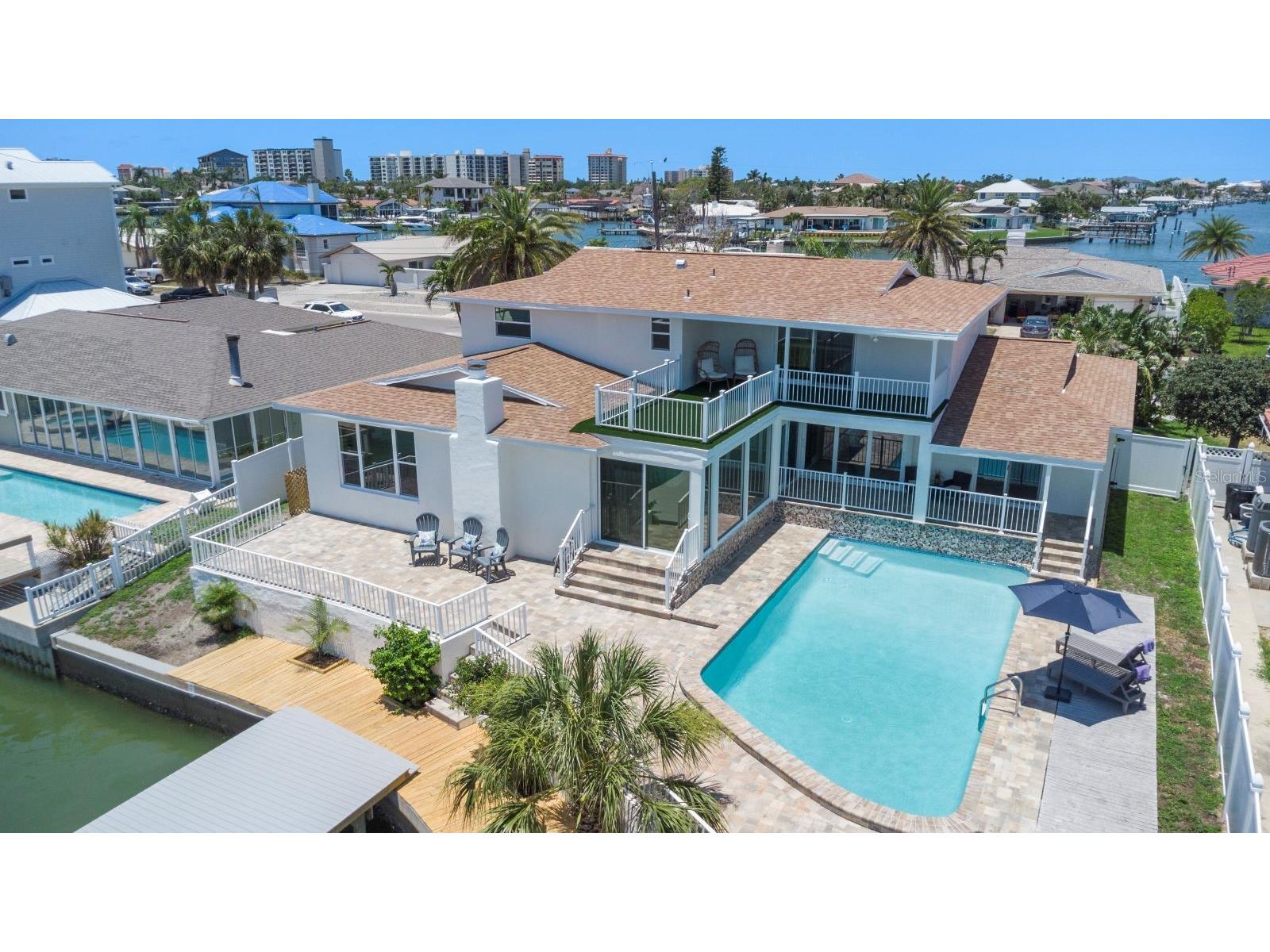 451 Palm Island NE Clearwater Beach FL 33767 TB8471225 image1