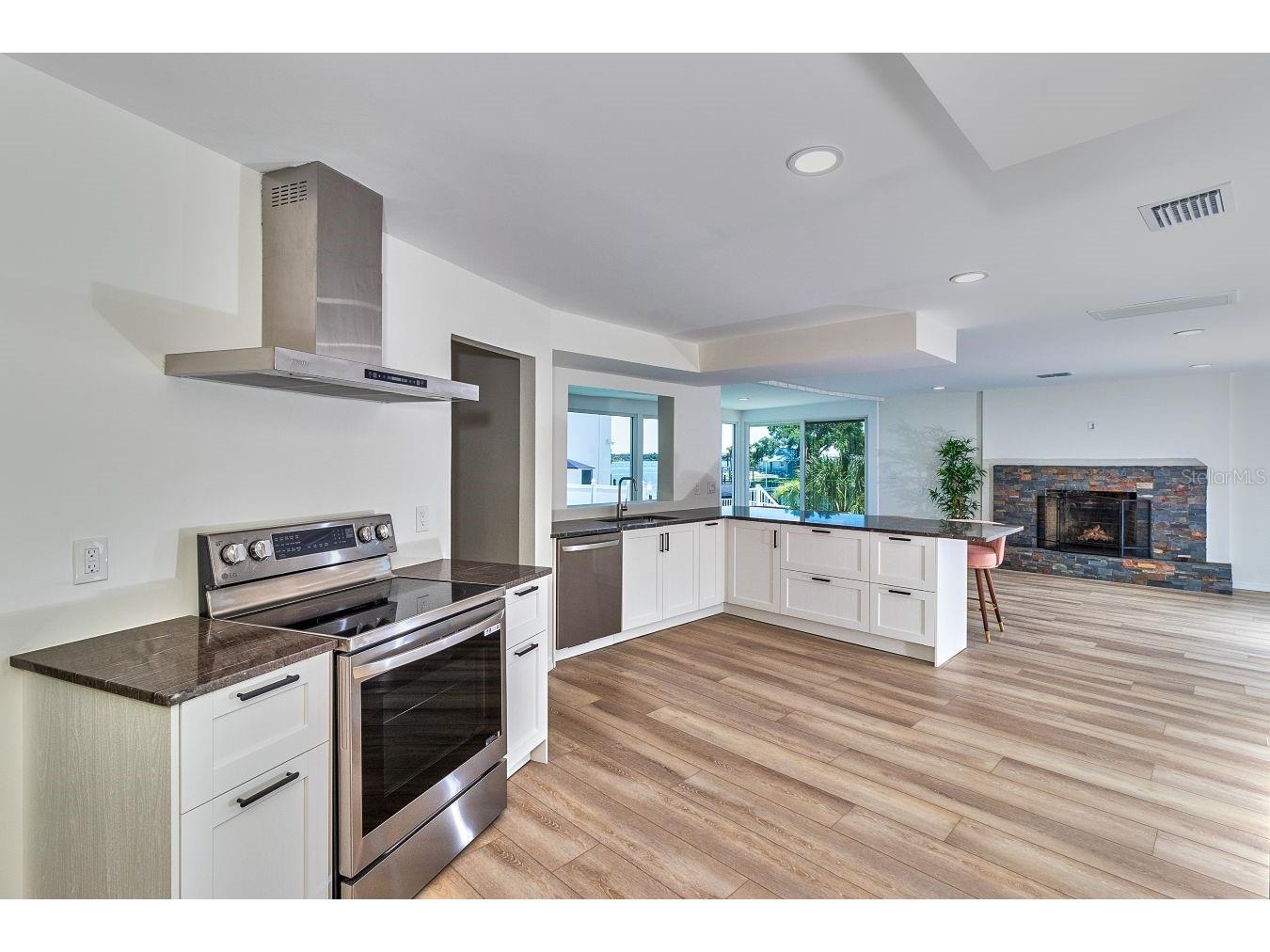 451 Palm Island NE Clearwater Beach FL 33767 TB8471225 image10