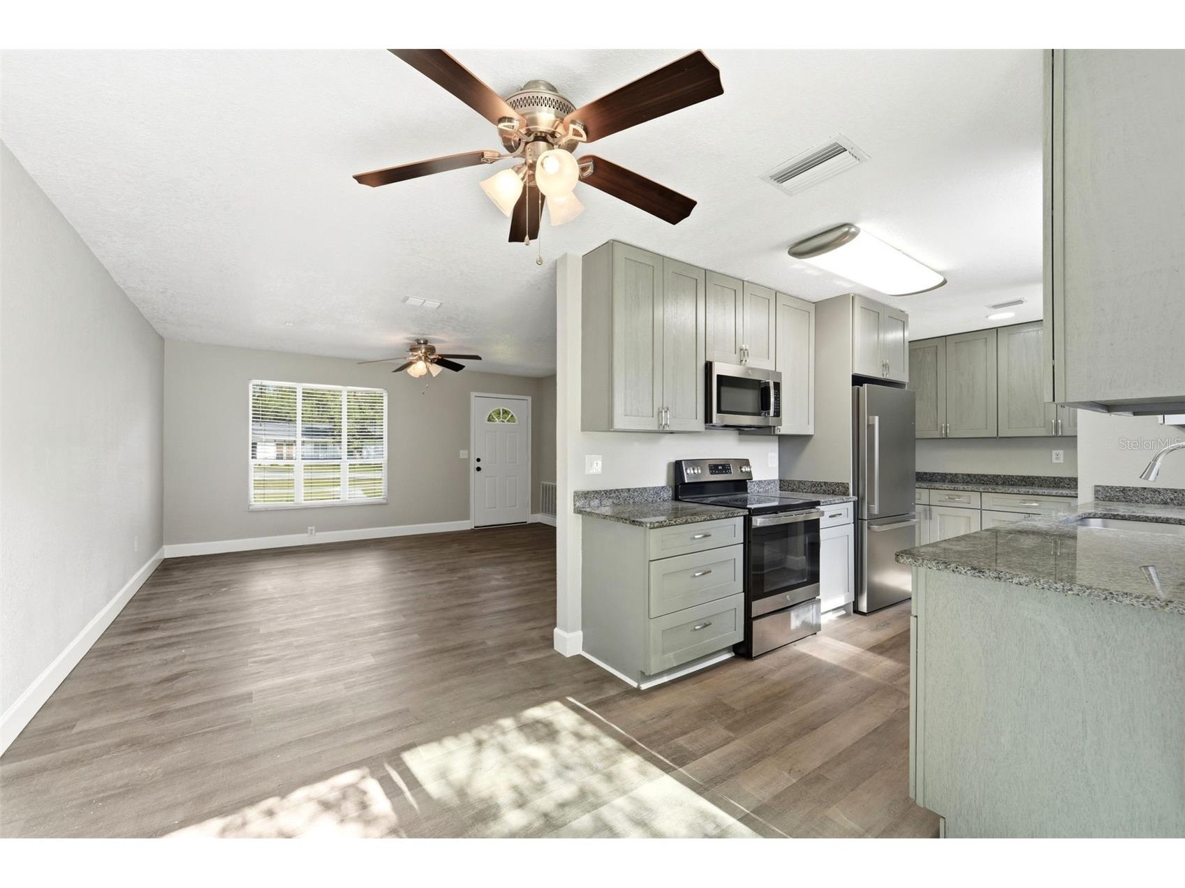 451 S Blue Lake Avenue Deland FL 32724 V4949874 image8