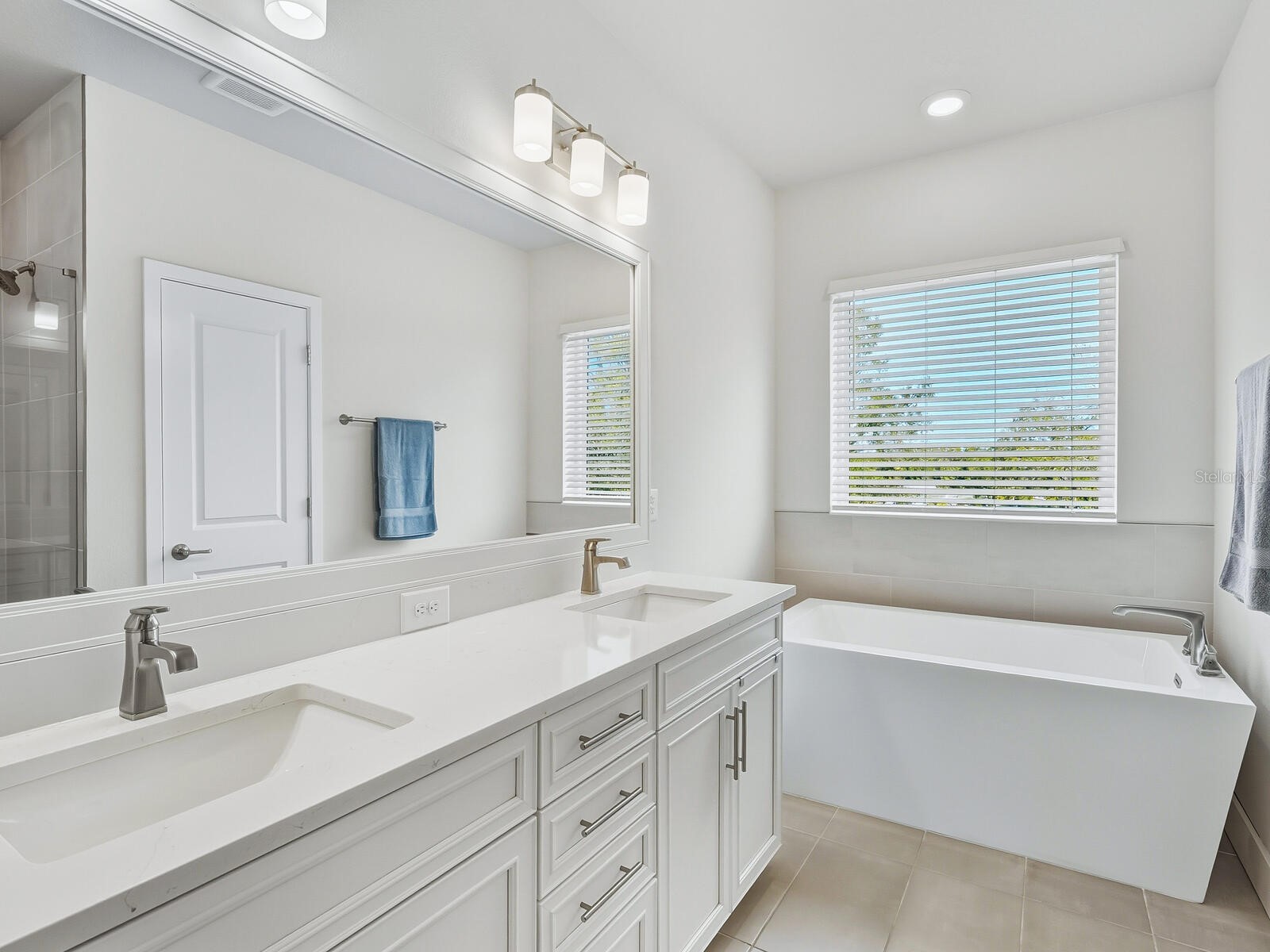 451 Wingfield Drive Sarasota FL 34237 A4678124 image20