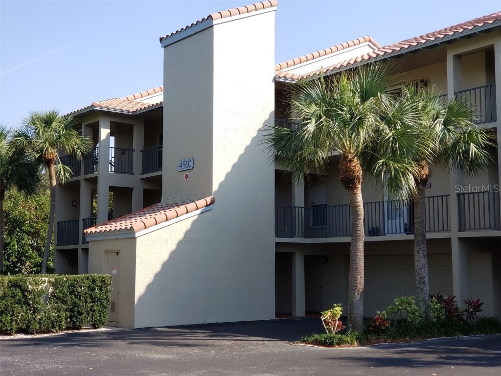 4510 El Conquistador Parkway #207 Bradenton FL 34210 A4562483 image1